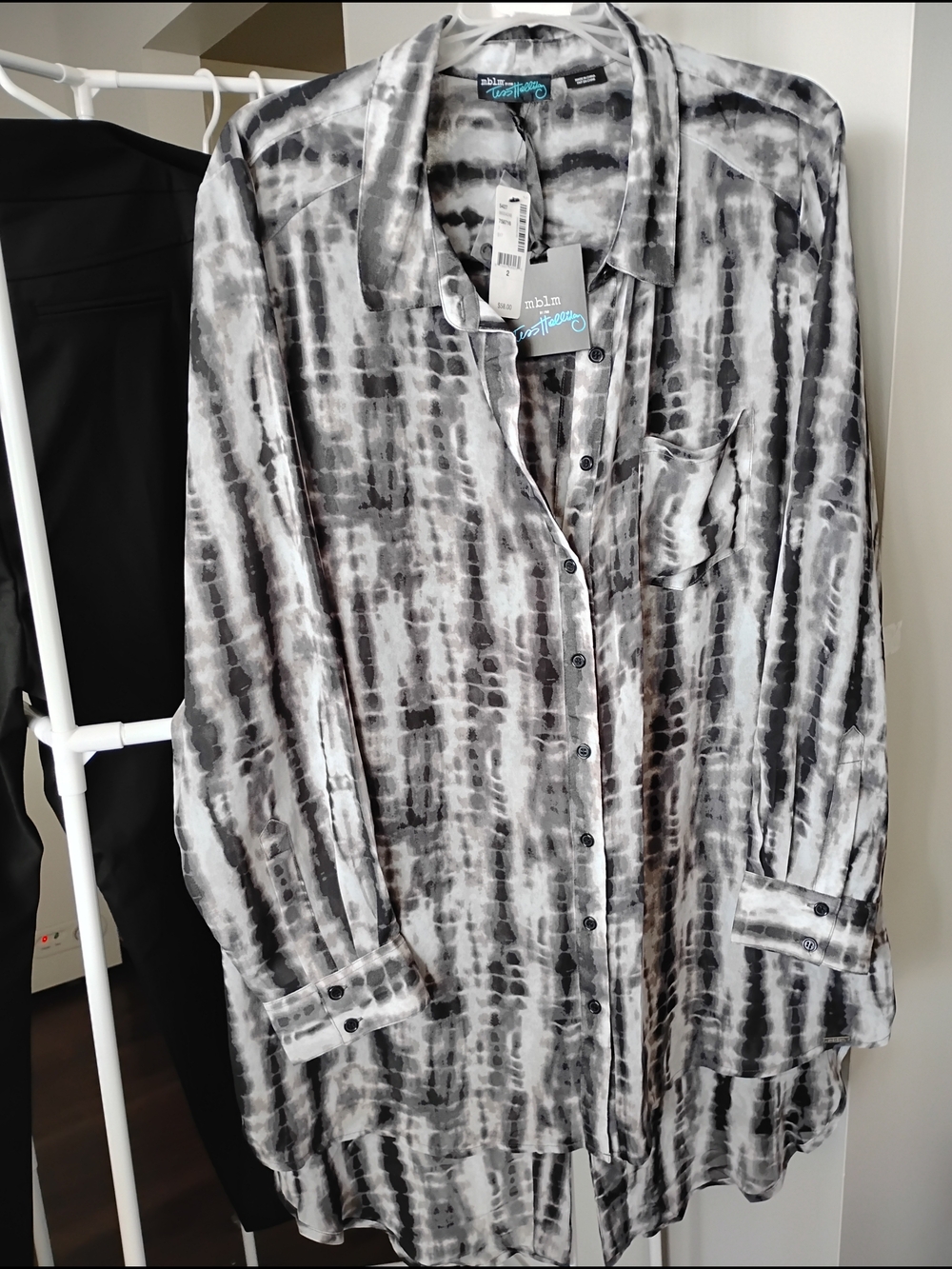 MBLM Women Black/Gray Abstract Tie Dye Buttonfront Collared Open Back Wrap Shirt